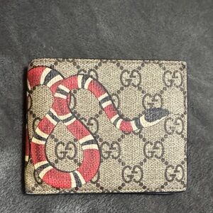 Gucci snake wallet (Medium size). Two internal spaces
